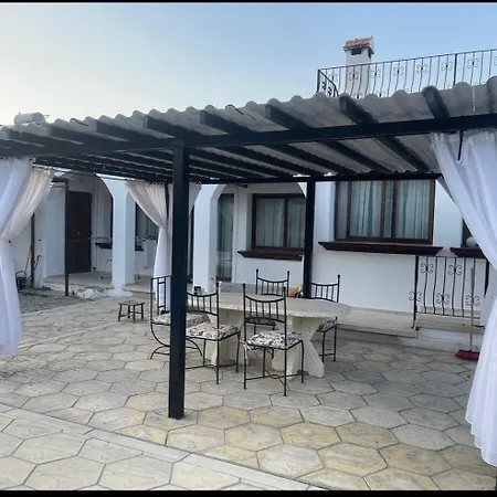 Villa A Spacious To Entertain Aglantzia