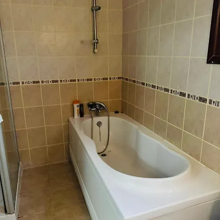 A Spacious To Entertain