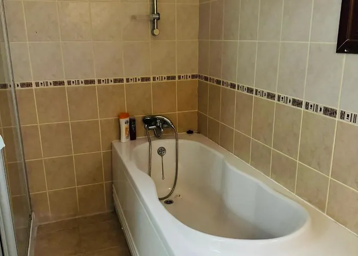 A Spacious To Entertain