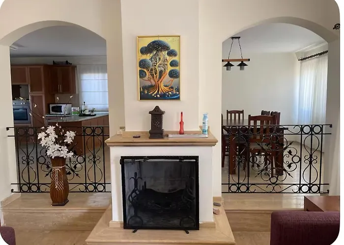 فيلة A Spacious To Entertain Aglantzia